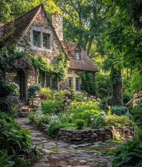 Wild Cottage Garden, Cottage Grandma, Grandma Cottage, Country Cottage Farmhouse, Grandma Aesthetic, Fairytale House, Log Cabin Rustic, Storybook Homes, Dream Life House