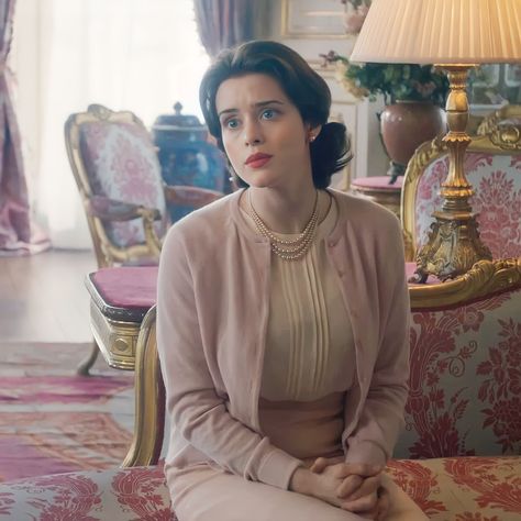 Clare Foy The Crown, Claire Foy Queen Elizabeth, The Crown Queen Elizabeth Outfits, The Crown Claire Foy, Queen Elizabeth The Crown, Claire Foy The Crown, Clare Foy, The Crown Elizabeth, Fashionable Characters