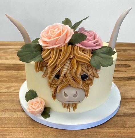 Cow Birthday Cake, Cow Cupcakes, Cow Cakes, Birthday Cake Decorating Ideas, Cow Birthday, Cake Decorating Ideas, Animal Cakes, Simple Birthday, Cute Baking