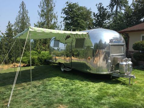 1962 Airstream Safari 22 - Washington Airstream Safari, Lightweight Trailers, Airstream For Sale, Pex Plumbing, Airstream Trailers For Sale, Classic Campers, Vintage Airstream, New Toilet, Airstream Trailers