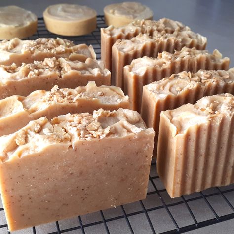 Honey Oatmeal Soap Cold Process, Oat Soap Recipe, Cold Process Tallow Soap Recipe, Oatmeal And Honey Soap Recipe, Honey And Oatmeal Soap, Oat Skincare, Natural Tinctures, Beeswax Soap Recipe, Oat And Honey Soap