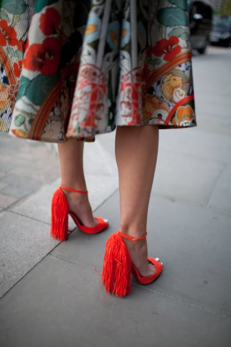 Watermelon Dress, Mode Shoes, Fringe Heels, London Fashion Weeks, Mode Tips, Street Style Shoes, Blazer Outfit, Looks Street Style, Halloween Outfit