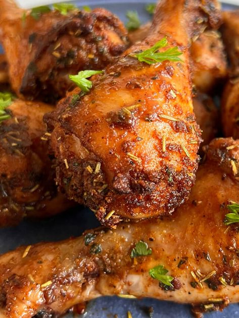 Oven Baked Chicken Legs, Chicken Legs Recipe, Chicken Leg Recipes, Drumstick Recipes, Chicken Drumstick Recipes, Oven Baked Chicken, Chicken Legs, Wing Recipes, Chicken Wing Recipes