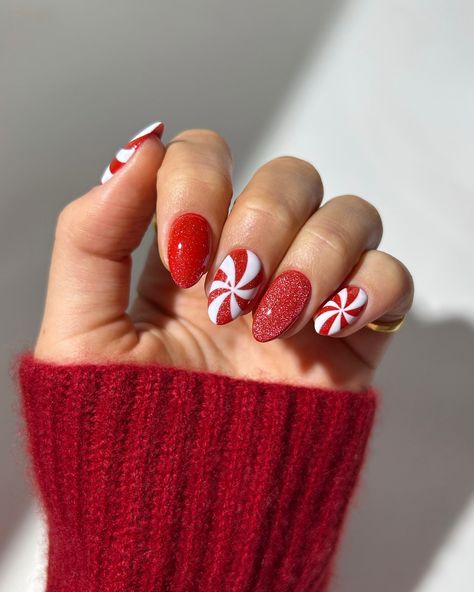 christmas candy cat eye nails 🍬🎄🍭❤️🍫🎅✨ rings from @monicavinader 🫶 #nails #nailinspo #nailart #naildesign #christmasnails #xmasnails #holidaynails #nailsofinstagram #winternails #novembernails Peppermint Swirl Nails, Nail Polish Art Designs, Pink Tip Nails, Swirl Nails, Nails Design Ideas, Candy Cane Nails, Red Christmas Nails, Christmas Gel Nails, Nail Candy