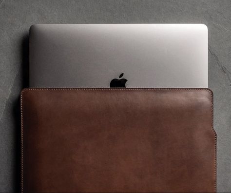 Macbook Leather Sleeve, Leather Macbook Case, Leather Laptop Sleeve, Leather Laptop Case, Leather Bag Pattern, Horween Leather, Macbook Sleeve, Leather Laptop, Leather Sleeve