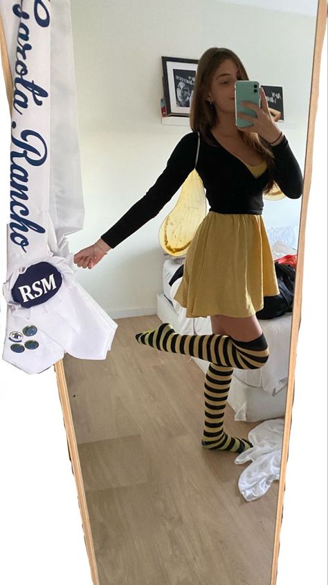 Bee Halloween Costumes Diy, Bumblebee Costume Women's, Diy Bumblebee Costume Women, Diy Ladybug Costume For Women, Bee And Bee Keeper Costume, Bumble Bee Costume Diy, Bumblebee Halloween Costumes, Diy Bee Costume Women, Bumble Bee Costume Women