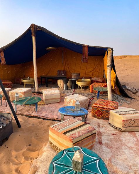 saharah desert, african camping, morocco trip, travel, campfire Oasis Architecture, Cabana Ideas, Arabian Tent, Campsite Ideas, Camping Winter, Desert Camping, Bedouin Tent, Morocco Trip, Desert Camp