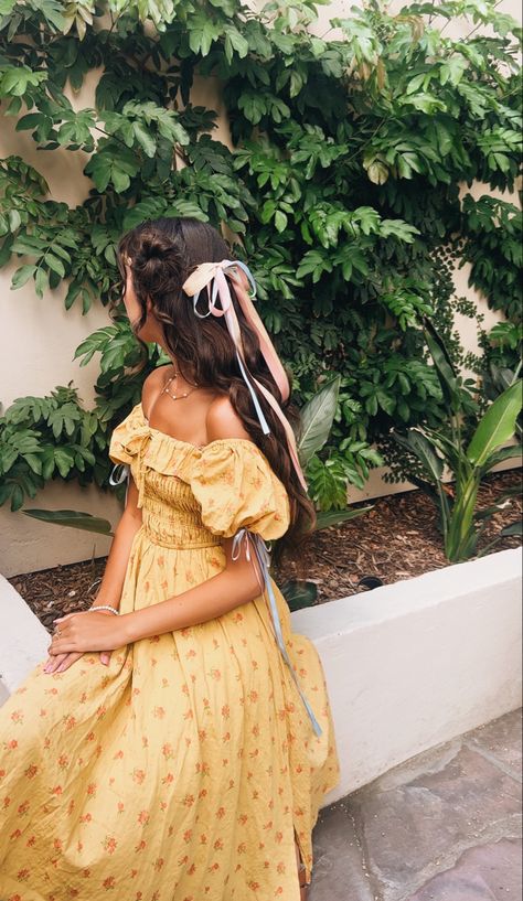 Padme Picnic Dress, Padme Amidala Disneybound, Belle Disney Bound, Padme Disneybound, Diy Halloween Wedding, Clone Wars Concept Art, Disneyworld 2024, Halloween Wedding Dress, Belle Disneybound