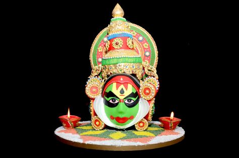 Kathakali Dancer - Cake by Anuja Cake With Royal Icing, India Cakes, Dancer Cake, Make A Cake, Festivals Of India, Tier Cake, Art Magazine, Theme Cake, Tiered Cakes