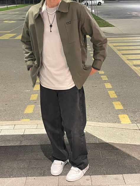 Skatecore Outfit, Clothes Aesthetic Men, Aesthetic Mens Outfits, Handsome Outfit, Soft Boy Outfits, Soft Boy Aesthetic, Clothing Aesthetics, Guy Fits, Trendy Boy Outfits