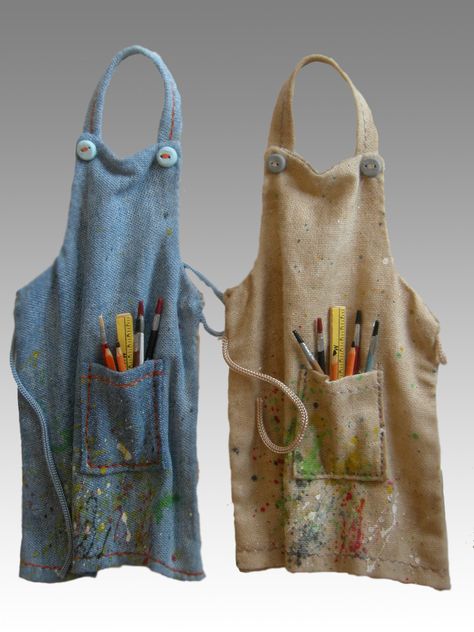 Art Aprons, Artist Uniform, Painters Outfit, Art Apron, Painting Apron Ideas, Apron Outfit, Paint Apron Ideas, Artist Clothes, Apron Designs Ideas