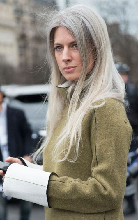 How to go grey gracefully_Sarah Harris How To Go Grey, November Nails Colors, Going Gray Gracefully, Grey Blonde Hair, Sarah Harris, Grey White Hair, Ash Blonde Highlights, Salt And Pepper Hair, Nail Polish Colors Fall