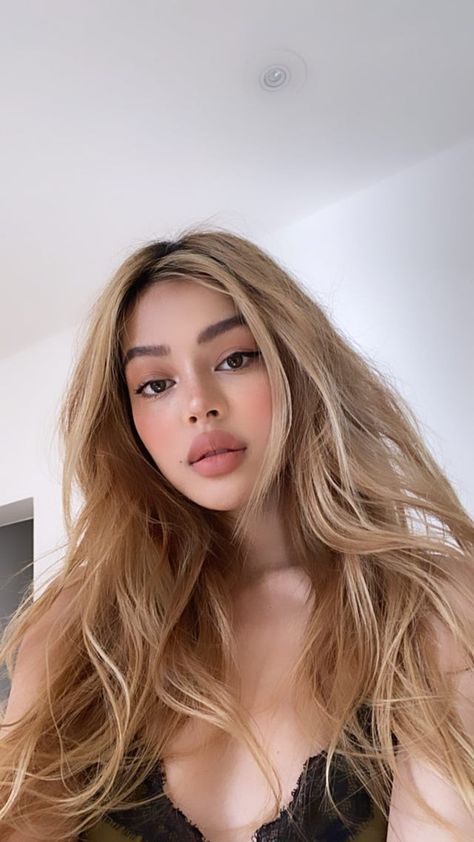 Lily Maymac, Red Hair, Hair Makeup, Lily, Blonde, Long Hair Styles, Hair Styles, Makeup, Hair