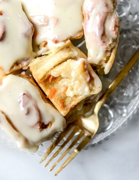 Carrot Cake Cinnamon Rolls with Mascarpone Icing. - How Sweet Eats Carrot Cake Cinnamon Rolls, Carrot Cake Roll, Mascarpone Icing, Cake Cinnamon Rolls, Cake Cinnamon, Cinnamon Roll Cake, Sweet Rolls, Sweet Roll, Roasted Carrots