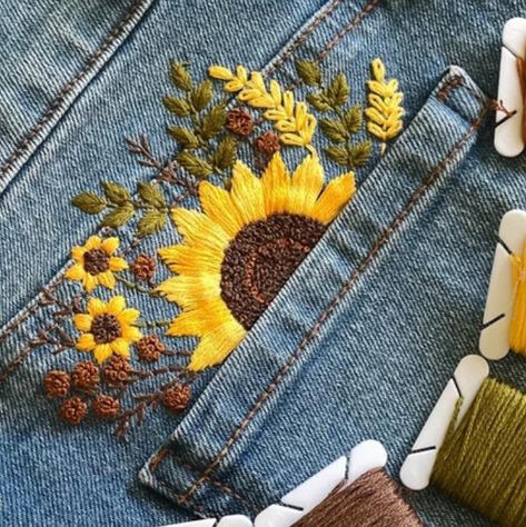 Sunflower Thread Embroidery, Simple Jean Embroidery, Embordery Jeans, Denim Hand Embroidery, Sunflower Hand Embroidery Patterns, Cute Jean Embroidery Ideas, Embroidery Designs On Pants, Jeans Embroidery Ideas Patterns, Embroidery Patterns For Clothes