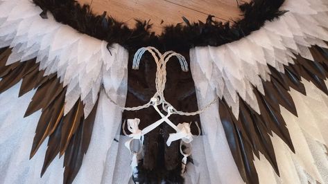 Size M Tiktok/Reddit/X(Twitter) Angels_pawprint #wings #dancewings #angelswings #angel #handmadewings #craft #craftwings #wingsuit #bluewings #cosplay  #photoangel #photosession  #skrzydłaanioła #Engelsflügel #Alidangelo #крыльядляфотосессии #ангел #крыльяангела #etsy #bluewings #cute #cosplaywings #blackwings #whitewings Angel Wings Tutorial Cosplay, Angel Wings Tutorial, Vampire Ideas, Wings Tutorial, Phoenix Costume, Ali D'angelo, Cosplay Wings, Diy Props, X Twitter