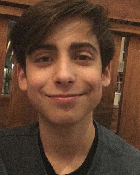 𝘾 🎈 on Instagram: “DJDJSS HES SO CUTESKKS OMG I LOVE HIM SO MUCH UWU 😔😤😭 - - - - {tags} @aidanrgallagher #aidangallagher #aidangallagheredits…” Hidden Feelings, Aidan Gallagher, The Story, Books Wattpad, Romance, Wattpad, Feelings, Books, Black