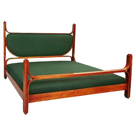 Italian mid-century wood and green fabric double bed by Fulvio Raboni, 1959. Double bed mod. L12 with rectangular mattress, padded and covered in forest green fabric. The structure is in curved solid wood. The headboard is finished with a padding covered in forest green fabric. Produced by Fulvio Raboni in 1959. Published in Repertorio Del Design Italiano 1950-2000, per l'arredamento domestico, by Umberto Allemandi & C. Vol 1, p. 67. Very good condition, light marks on the wood. Fabric redone. M Vintage Bedroom Furniture Ideas, Bed Frame With Shelves, Mid Century Room, Mid Century Bed, Vintage Bedroom Furniture, Art Deco Home, Vintage Bed, Beds & Bed Frames, Antique Decor