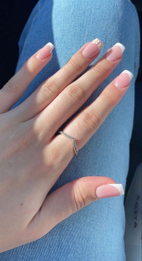 Short Acrylic White Nails, Nails French Tip Design, Nails French Tip White, Pandora Wishbone Ring, White Nails French Tip, White Nails French, Spring Nails French Tip, French Tip White, Acrylic White Nails