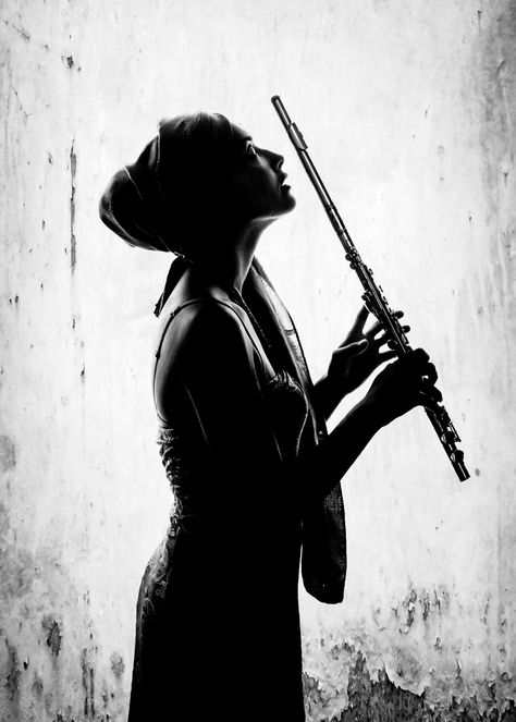 Flutist by Florence Le Guyon on 500px Flute Photo, Musician Portraits, Musician Photography, Flute Player, Classical Musicians, Band Photography, Flute Music, Portrait Poses, Music Photography