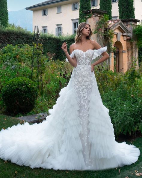 This stunning Dovita wedding dress features a corset bodice adorned with cascades of delicate 3D flowers with a dramatic ruffle skirt. Dress With A Corset, Bridal Boxes, Ball Gowns Princess, Ruffle Wedding Dress, Mother Wedding Dress, Corset Bodice, Ruffled Skirt, Wedding Dress Couture, Couture Wedding