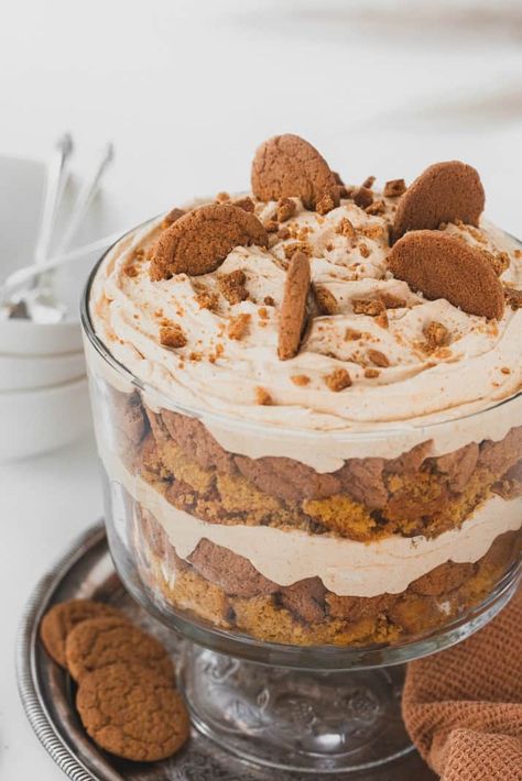 Amish Pumpkin Pie Recipe, Fall Trifle, Thanksgiving Trifle, Trifle Easy, Gingerbread Trifle, Trifle Bowl Recipes, Pumpkin Trifle, Trifle Dessert Recipes, Baking Spices