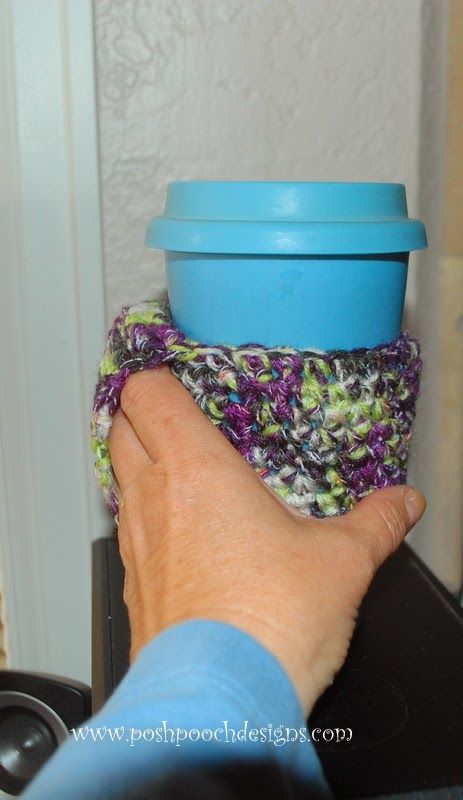 Posh Pooch Designs Dog Clothes: Happy Handle Coffee Cozy By Moogly - It's Genius! Crochet Can Cozy With Handle, Crochet Mug Cozy With Handle, Crochet Coffee Cozy With Handle, Crochet Coffee Sleeve With Handle, Crochet Cup Cozy With Handle, Cup Cozy With Handle, Coffee Sleeve Pattern, Crochet Cozies, Coffee Cozy Pattern