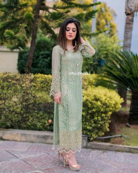 Long Shirts For Women Pakistani, Pakistani Dresses Wedding, Semi Formal Outfits For Women, Muslim Women Clothing, Kurta Lehenga, Pakistan Dress, Long Gown Design, Simple Frocks, Latest Bridal Dresses