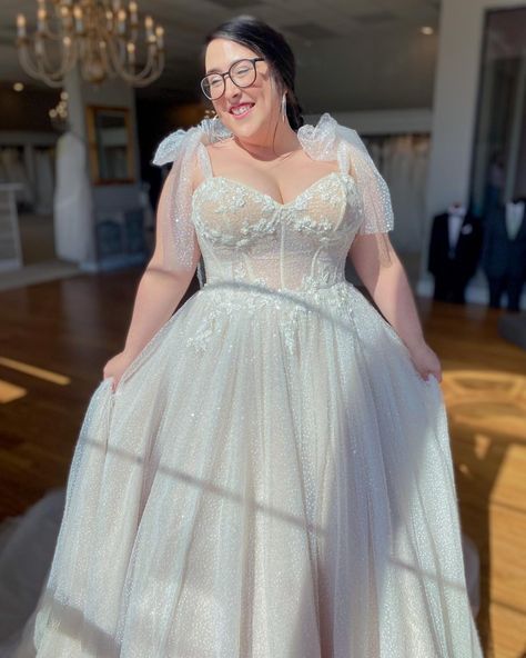 Plus Size Stella York Wedding Dresses, Plus Size Ball Gown Dresses, Wedding Dresses Vintage Plus Size, Plus Size Wedding Dresses Fairy, Plus Corset Wedding Dress, Vintage Wedding Dresses Plus Size, Unique Wedding Dress Plus Size, Wedding Dress Inspo Plus Size, Size 22 Wedding Dress