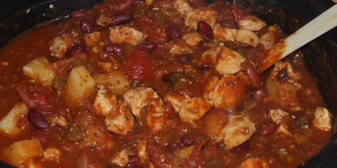 Another great recipe from my Aunt Toni. Unusual but wonderfully tasty as was proved this Fall when my DH and I won a chili cook-off with it. Hope you enjoy it as well. Hawaiian Chili, Recipes Beans, How To Cook Chili, Hawaiian Recipes, Mild Salsa, Hawaiian Chicken, Paleo Crockpot, Chili Cook Off, Chicken Chili Recipe