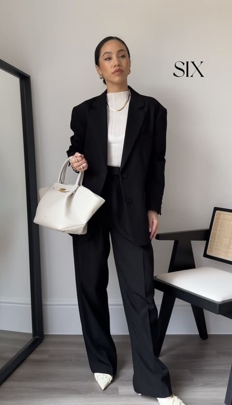 Oversized Blazer Outfit Work, Oversized Blazer Outfit, Boss Lady Style, Classy Going Out Outfits, Outfit Planner, Dress Minimal, Look Office, Corporate Attire, Indian Dresses Traditional