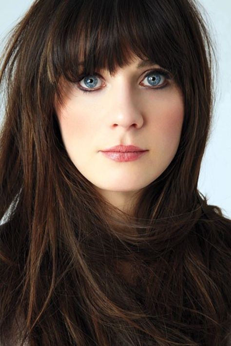 Hair Color For Fair Skin, Rambut Brunette, Makeup Tip, Zooey Deschanel, Pale Skin, Fair Skin, Brunette Hair, Brunette Hair Color, Hairstyles With Bangs