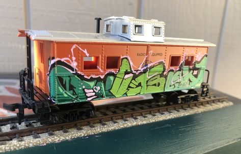 Graffiti Inspiration, Paper Train, Train Graffiti, Hobby Trains, Graffiti Writing, Train Art, Graffiti Murals, Model Railroading, Graffiti Designs