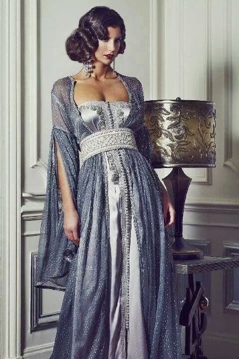 Caftan Marocain Phoenician Clothing, Summer Court Outfit, Game Of Thrones Outfit Inspiration, Blue Kaftan, Moroccan Fashion, Moroccan Dress, Fantasy Gowns, Fantasy Dress, Niqab