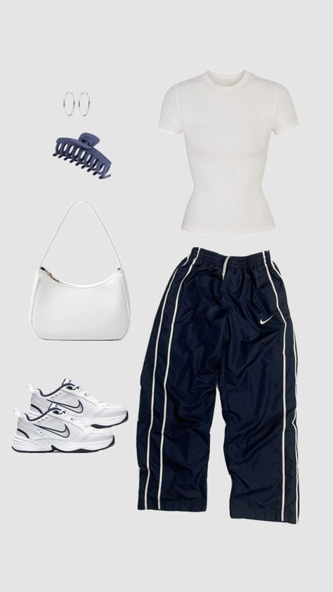 #sporty #outfitinspo #outfit #cool #nike #vibes #simple Aesthetic Sporty Outfit, Sporty Girl Outfits, Nike Girl Outfits, Outfit Cool, Sporty Outfit, Sporty Aesthetic, Daily Outfit Inspiration, Outfit Inspo Casual, Clothes Pictures