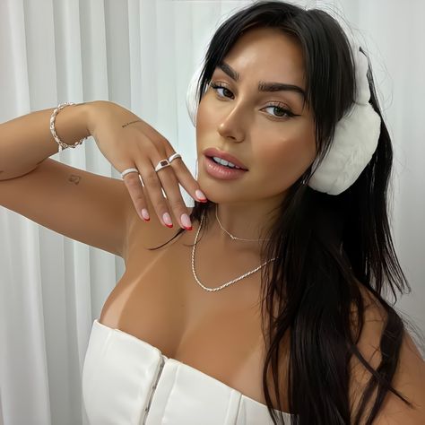 Claudia Tihan Instagram, Claudia Tihan, Face Claims, Woman Face, Cool Girl, Hoop Earrings, Instagram Photos, Photo And Video, Instagram Photo