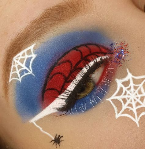 Into The Spiderverse Makeup, Spider Man Eyeshadow, Spider Man Makeup Easy, Spider Man Inspired Makeup, Spiderman Eyeshadow, Spiderman Eyes Drawing, Spiderman Makeup Woman, Spider Man Makeup Women, Spiderman Eye Makeup