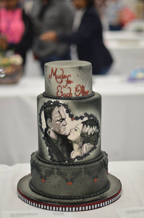 Bride of Frankenstein: That Takes the Cake, facebook Horror Wedding, Gothic Wedding Cake, Horror Cake, Gothic Cake, Halloween Wedding Cakes, Cake Wrecks, Halloween Themed Wedding, Cool Wedding Cakes, Bride Of Frankenstein