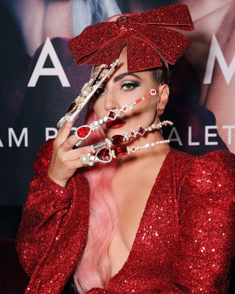 Lady Gaga Nails, Lady Gaga Looks, Lady Gaga Makeup, Room Palette, Lady Gaga Outfits, Lady Gaga Fashion, The Fame Monster, Pop Princess, Lady Gaga Photos