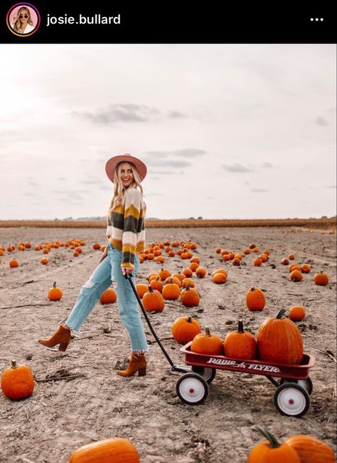 Pumpkin Patch Instagram Pictures, Pumpkin Patch Outfit Ideas, Pumpkin Patch Photography, Midwest Fall, Pumpkin Patch Photoshoot, Pumpkin Patch Pictures, Patch Outfit, Pumpkin Pictures, Fall Portraits