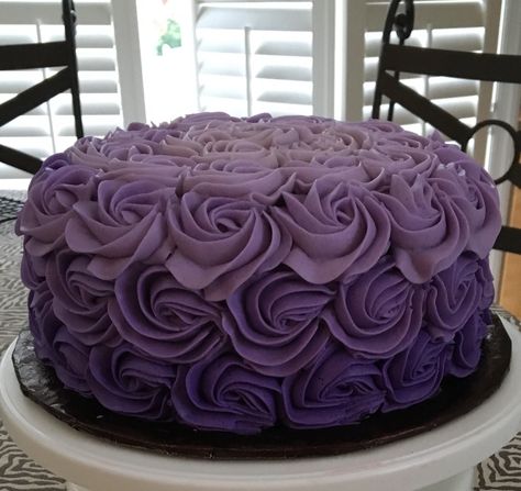 Purple Colour Birthday Cake, Dark Purple Birthday Cake, Dark Purple Cake, Purple And Black Cake, Dark Desserts, 40th Birthday Cake For Women, Wednesday Birthday, Violet Cakes, Purple Cakes Birthday