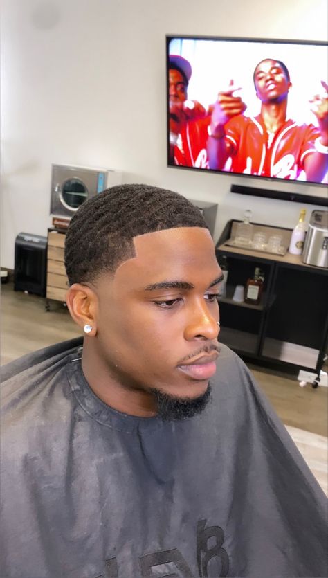 180 Waves Haircut, Wave Haircuts For Black Men, Black Men Waves Haircut, Low Taper Waves, Black Men Goatee, Swavy Lee, Low Haircuts, 360 Waves Hair, Waves Hairstyle Men