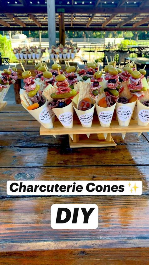 Charcuterie Cones Diy, Charcuterie Cones, Foodtrucks Ideas, Charcuterie Board Wedding, Food Truck Wedding, Cones Diy, Oktoberfest Food, Carnival Food, Food Wedding