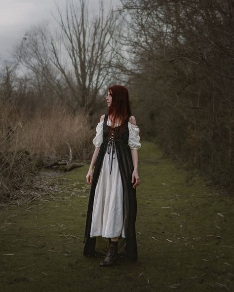 Renaissance Overdress in Moody Style for Dark Cottagecore Renfest Costume by HaizeaCouture on Etsy 1800s Witch Costume, Armstreet Women, Earth Witch Fashion, Ren Faire Overdress, Celtic Witch Costume, Ren Faire Witch Outfits, Dark Faerie Costume, Medieval Witch Costume, Swamp Witch Costume