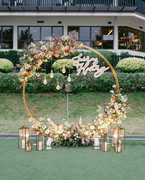 Outdoor Wedding Backdrops, Reception Backdrop, Wedding Reception Backdrop, Wedding Backdrop Design, Wedding Backdrop Decorations, Wedding Ceremony Backdrop, Wedding Decor Style, Engagement Decorations, Wedding Stage Decorations