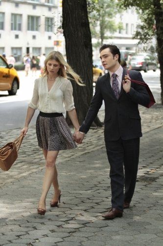 Still of Clémence Poésy and Ed Westwick in Gossip Girl Gossip Girl Season 4, Gossip Girl Episodes, Film Harry Potter, Clemence Poesy, Fleur Delacour, Gossip Girl Outfits, Ladylike Style, Gossip Girl Fashion, Fashion Corner