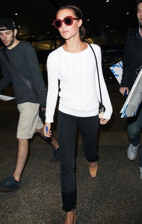 8c01a75941549a705cf7275e41b21f0ddesc53056574ri Alicia Vikander Style, Swedish Girl, Alicia Vikander, Style Crush, Mode Inspo, Casual Chic Style, Airport Style, Ladies Dress Design, Work Fashion