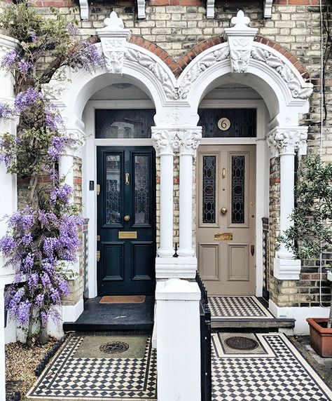 55 Photos Of Beautiful Front Doors In London That Look Like They're Straight Out Of A Wes Anderson Movie Historic Home Front Doors, Victorian Front Door, Terrace House Exterior, Victorian Front Doors, Front Door Inspiration, Traditional Front Doors, Porch Tile, Clapham Common, Victorian Terrace House