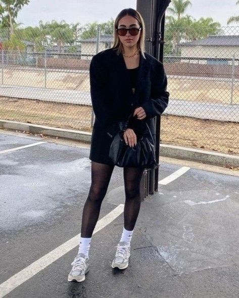 Tights With Sneakers, Tights And Sneakers, Black Pantyhose, White Socks, Sneakers Outfit, White Sock, Black Tights, Wearing Black, Dress With Sneakers