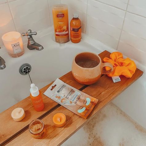 @chloblogs shared a photo on Instagram: “𝐎𝐑𝐀𝐍𝐆𝐄 𝐕𝐈𝐁𝐄𝐒 🧡 🛁 🕯  This colour palette is making me extremely excited for the autumn season. 🍂  @bathboards *GIFTED PRODUCT* [CHLO10 for…” • Aug 12, 2020 at 5:37pm UTC Books Autumn, Baking Fall, Autumn Books, Imperial Leather, Bath Aesthetic, Autumn Skincare, Detox Bath, Spa Night, Seasonal Treats